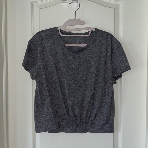 Lululemon Cropped Tee (dark heather grey) - Picture 3 of 4
